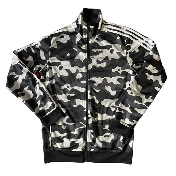 Adidas Essentials Camo Tricot Track
Jacket Medium - Picture 2 of 9